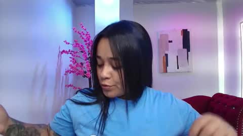 Snapshot of black_roseee chatting on November 19, 3:17 am Rousse online show from November 19, 3:17 am