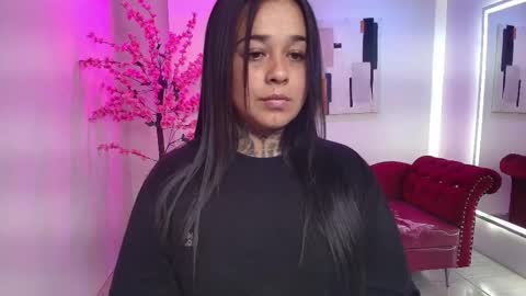 Snapshot of black_roseee chatting on November 30, 4:05 am Rousse online show from November 30, 4:05 am