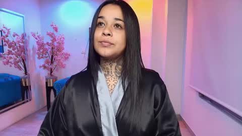 Snapshot of black_roseee chatting on December 2, 7:47 am Rousse online show from December 2, 7:47 am