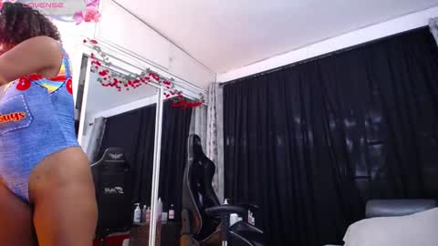 Snapshot of black_rosse_1 chatting on February 7, 12:39 pm Tifany online show from February 7, 12:39 pm
