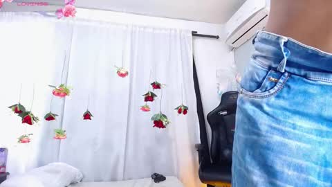 Snapshot of black_rosse_1 chatting on February 26, 6:43 pm Tifany online show from February 26, 6:43 pm