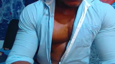 Snapshot of black_seus85 chatting on October 30, 4:52 pm duglas online show from October 30, 4:52 pm