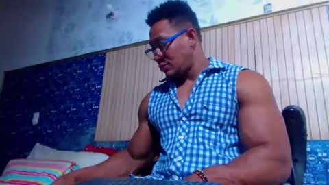 duglas online show from March 25, 7:53 pm