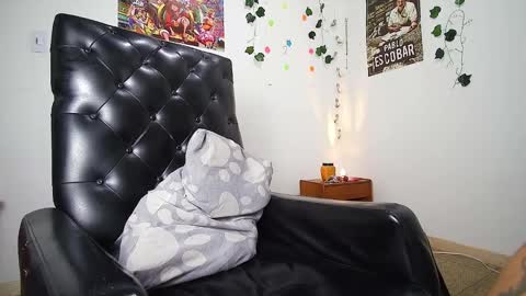 Snapshot of black_tentationx chatting on February 20, 5:33 am black_tentationx online show from February 20, 5:33 am