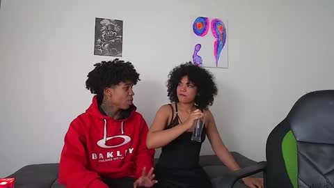 Snapshot of black_tentationx chatting on November 23, 7:19 am black_tentationx online show from November 23, 7:19 am