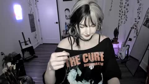 Ella online show from January 18, 2:04 am