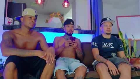 Snapshot of blackdreams1__ chatting on January 16, 7:40 pm Black Dreams online show from January 16, 7:40 pm