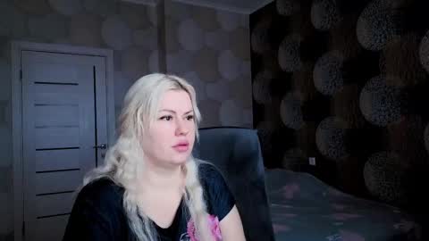 Snapshot of blackeyes11 chatting on March 12, 5:02 am blackeyes11 online show from March 12, 5:02 am