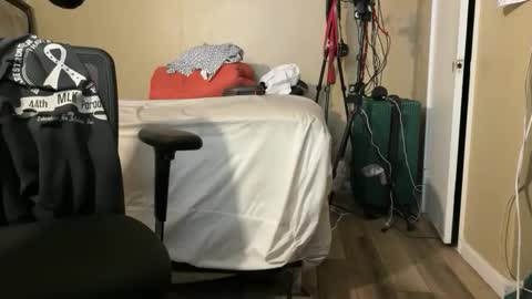 Snapshot of blackjag107 chatting on October 29, 2:14 am blackjag107 online show from October 29, 2:14 am