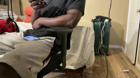 Snapshot of blackjag107 chatting on November 12, 8:04 am blackjag107 online show from November 12, 8:04 am