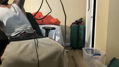 Snapshot of blackjag107 chatting on November 22, 2:21 am blackjag107 online show from November 22, 2:21 am