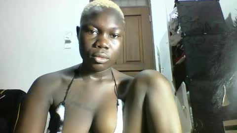 Snapshot of blackmarvel02 chatting on December 1, 4:06 am blackmarvel02 online show from December 1, 4:06 am