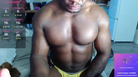 Snapshot of blackmusclegym chatting on December 16, 10:42 am blackmusclegym online show from December 16, 10:42 am