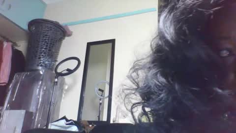 Snapshot of blackprincess25 chatting on October 8, 1:36 am Lorraine online show from October 8, 1:36 am
