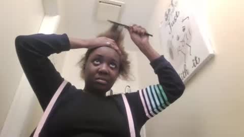 Snapshot of blackqueen888 chatting on January 3, 8:32 pm blackqueen888 online show from January 3, 8:32 pm