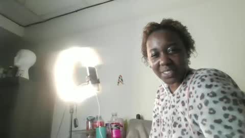 Snapshot of blackqueen888 chatting on February 18, 2:49 am blackqueen888 online show from February 18, 2:49 am