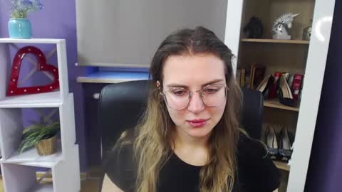 Z O E Y online show from February 17, 6:20 am