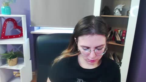 Z O E Y online show from February 20, 9:11 am