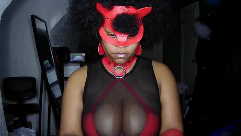 Queen Siren online show from December 10, 1:43 am