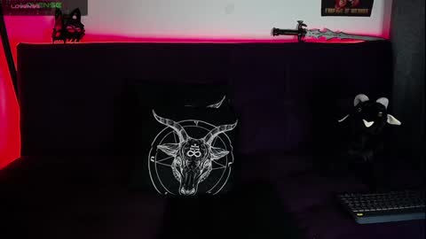 Snapshot of blackwolf_6 chatting on January 22, 2:15 am Dave online show from January 22, 2:15 am