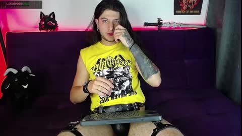 Snapshot of blackwolf_6 chatting on January 24, 5:10 am Dave online show from January 24, 5:10 am