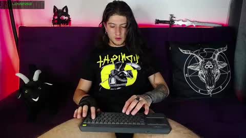 Snapshot of blackwolf_6 chatting on February 13, 2:56 am Dave online show from February 13, 2:56 am