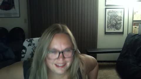 Snapshot of bladesizzo3111 chatting on September 17, 7:32 am bladesizzo3111 online show from September 17, 7:32 am