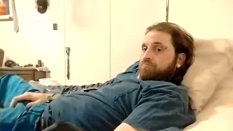 Snapshot of blahblam420 chatting on October 8, 10:13 am blahblam420 online show from October 8, 10:13 am