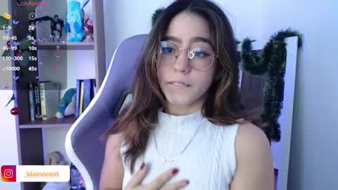 Snapshot of blairvicent chatting on December 11, 12:23 pm online show from December 11, 12:23 pm