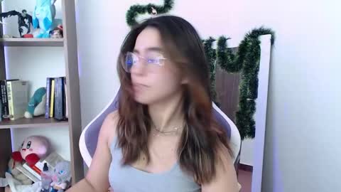 Snapshot of blairvicent chatting on December 20, 3:10 pm online show from December 20, 3:10 pm