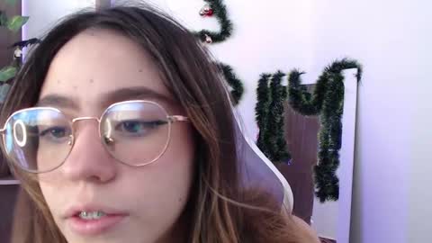 Snapshot of blairvicent chatting on December 22, 1:11 pm online show from December 22, 1:11 pm