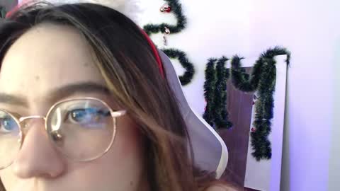 Snapshot of blairvicent chatting on December 24, 12:00 pm online show from December 24, 12:00 pm