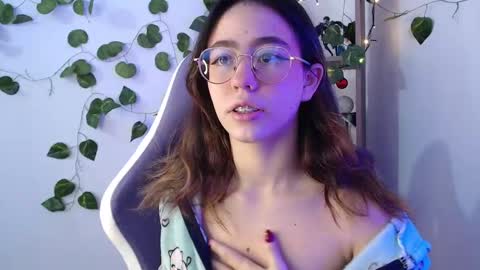 Snapshot of blairvicent chatting on February 11, 12:27 pm online show from February 11, 12:27 pm