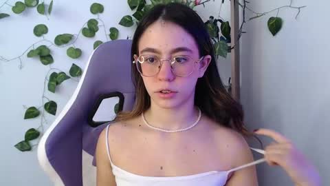 Snapshot of blairvicent chatting on February 19, 1:06 pm online show from February 19, 1:06 pm