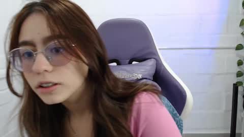 Snapshot of blairvicent chatting on October 6, 2:47 pm online show from October 6, 2:47 pm