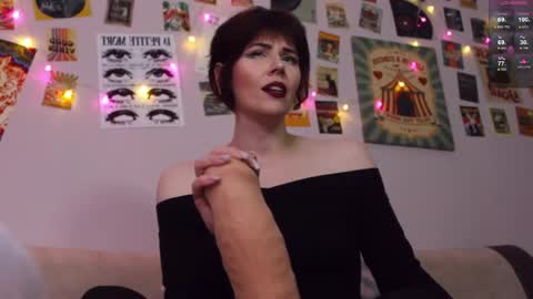 Britney online show from April 18, 7:07 pm