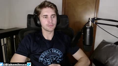 Snapshot of blakemiles2 chatting on December 2, 3:47 am Blake Miles online show from December 2, 3:47 am