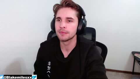 Snapshot of blakemiles2 chatting on December 7, 12:56 pm Blake Miles online show from December 7, 12:56 pm