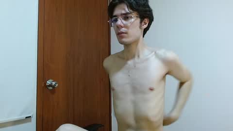 Snapshot of blakeshatter chatting on December 5, 11:18 pm blakeshatter online show from December 5, 11:18 pm