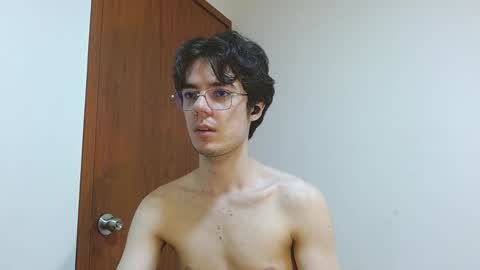 Snapshot of blakeshatter chatting on December 20, 5:14 am blakeshatter online show from December 20, 5:14 am