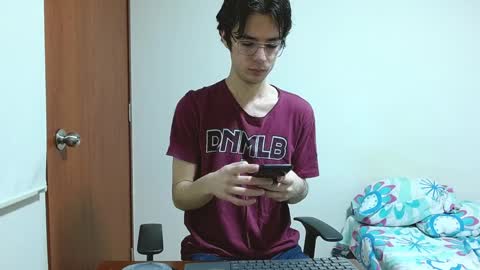 Snapshot of blakeshatter chatting on January 7, 12:52 pm blakeshatter online show from January 7, 12:52 pm