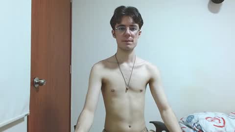 Snapshot of blakeshatter chatting on January 15, 2:27 am blakeshatter online show from January 15, 2:27 am