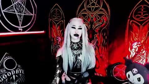 Snapshot of blasphemiangxrl chatting on November 28, 12:41 pm online show from November 28, 12:41 pm