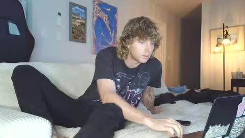 Snapshot of blaze_thickwood chatting on October 17, 3:47 pm Blaze Thickwood online show from October 17, 3:47 pm