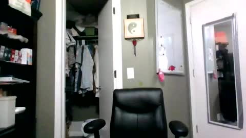 Snapshot of blazeentertainment2025 chatting on October 28, 1:36 pm blazeentertainment2025 online show from October 28, 1:36 pm