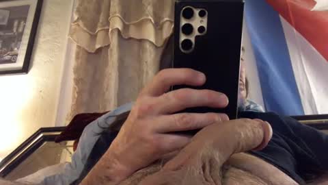 Snapshot of blazinawin chatting on March 10, 3:23 am FreshCut online show from March 10, 3:23 am