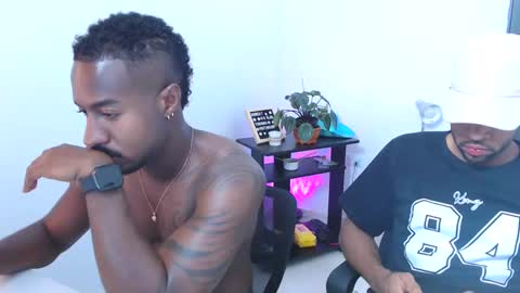 Snapshot of blckexperience chatting on February 7, 12:20 am Danny - online show from February 7, 12:20 am