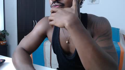 Snapshot of blckexperience chatting on March 1, 2:37 am Danny - online show from March 1, 2:37 am