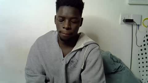 Snapshot of blesse_mixed chatting on November 3, 3:19 am Black brown online show from November 3, 3:19 am