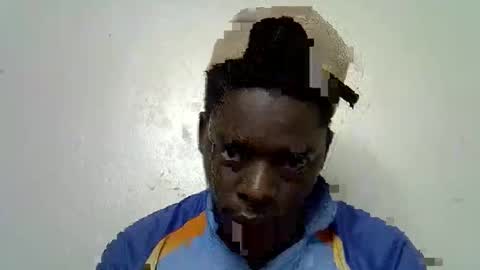 Snapshot of blesse_mixed chatting on November 18, 5:56 am Black brown online show from November 18, 5:56 am